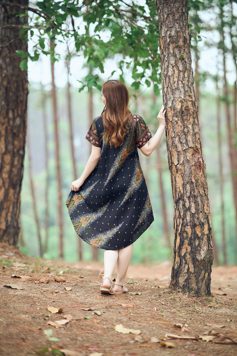 Black Peacock Fabric Dress with Sleeves and Two Pockets